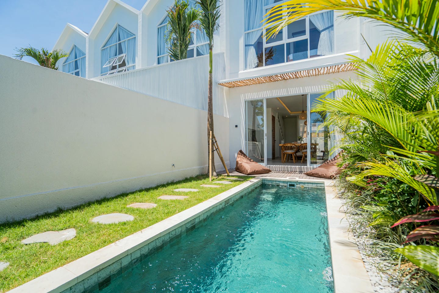 READY NOW 2 BEDROOM VILLA FOR SALE LEASEHOLD IN TUMBAK BAYUH BE-1442 
